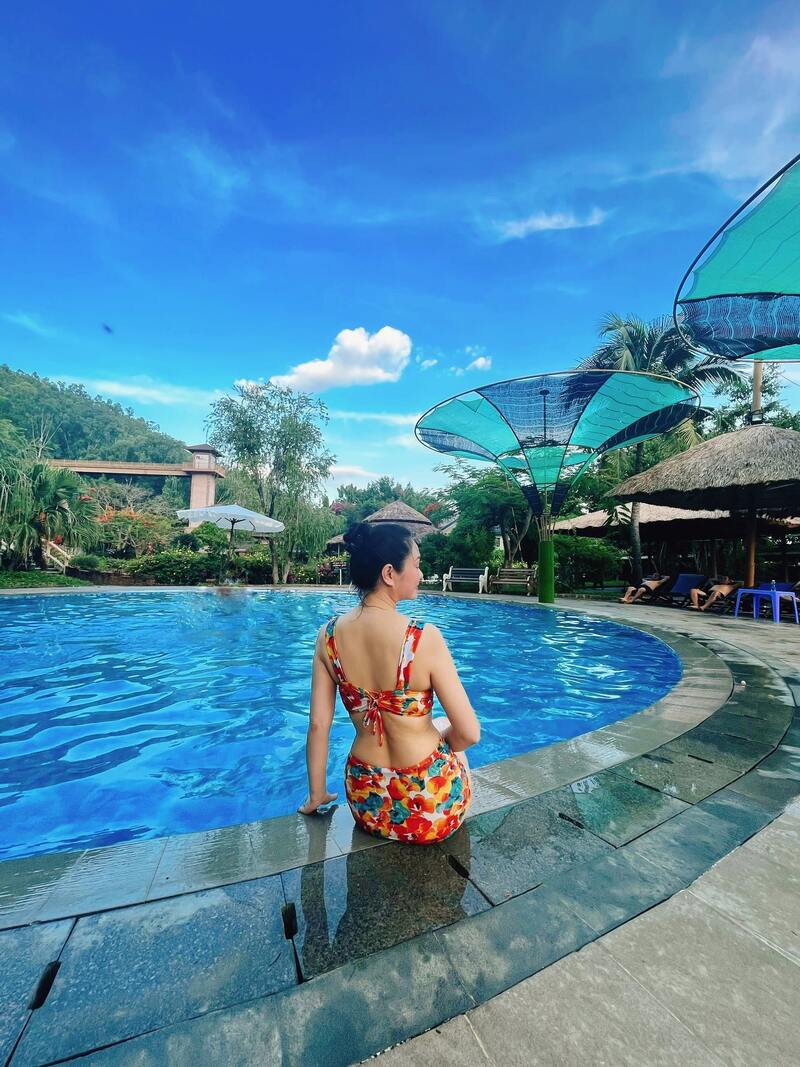 suối khoáng nóng tháp Bà