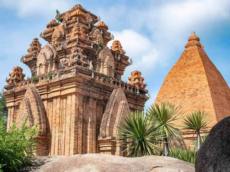 Tháp Bà Ponagar