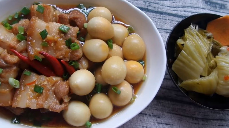 cách làm món thịt kho trứng cút