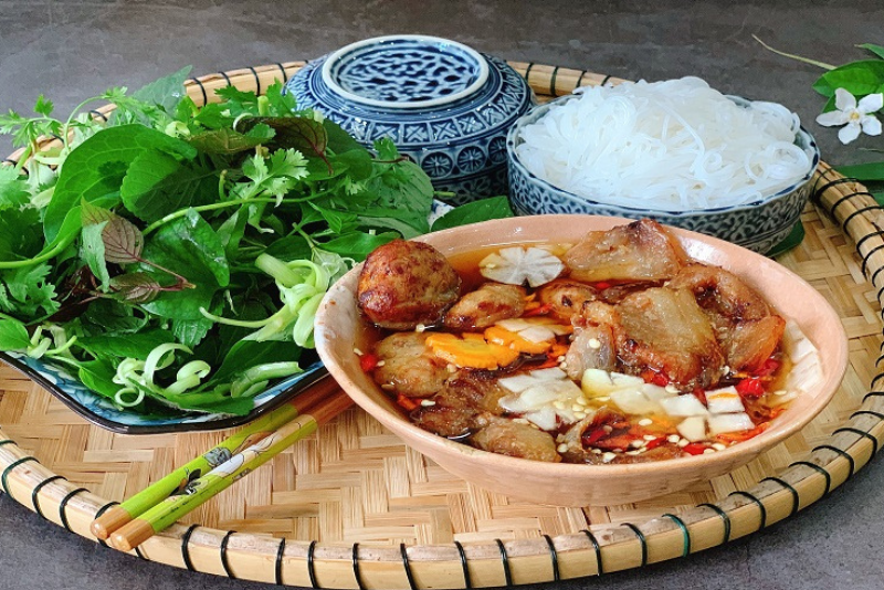 quán bún chả Hà Nội