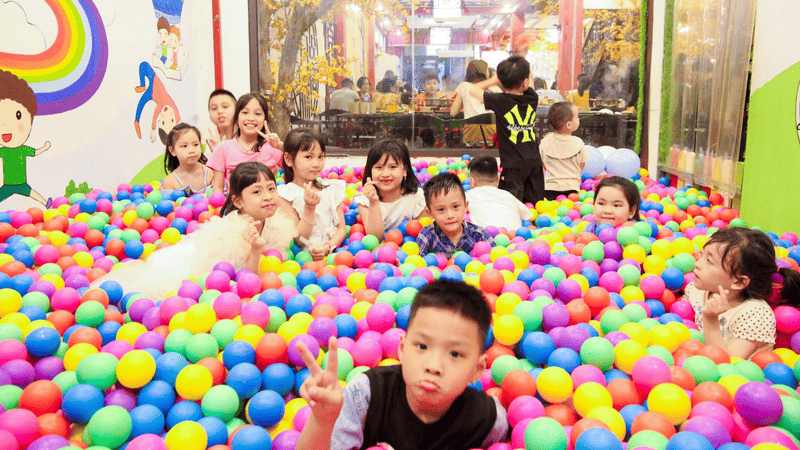 nhà hàng có khu vui chơi cho trẻ em ở hà nội