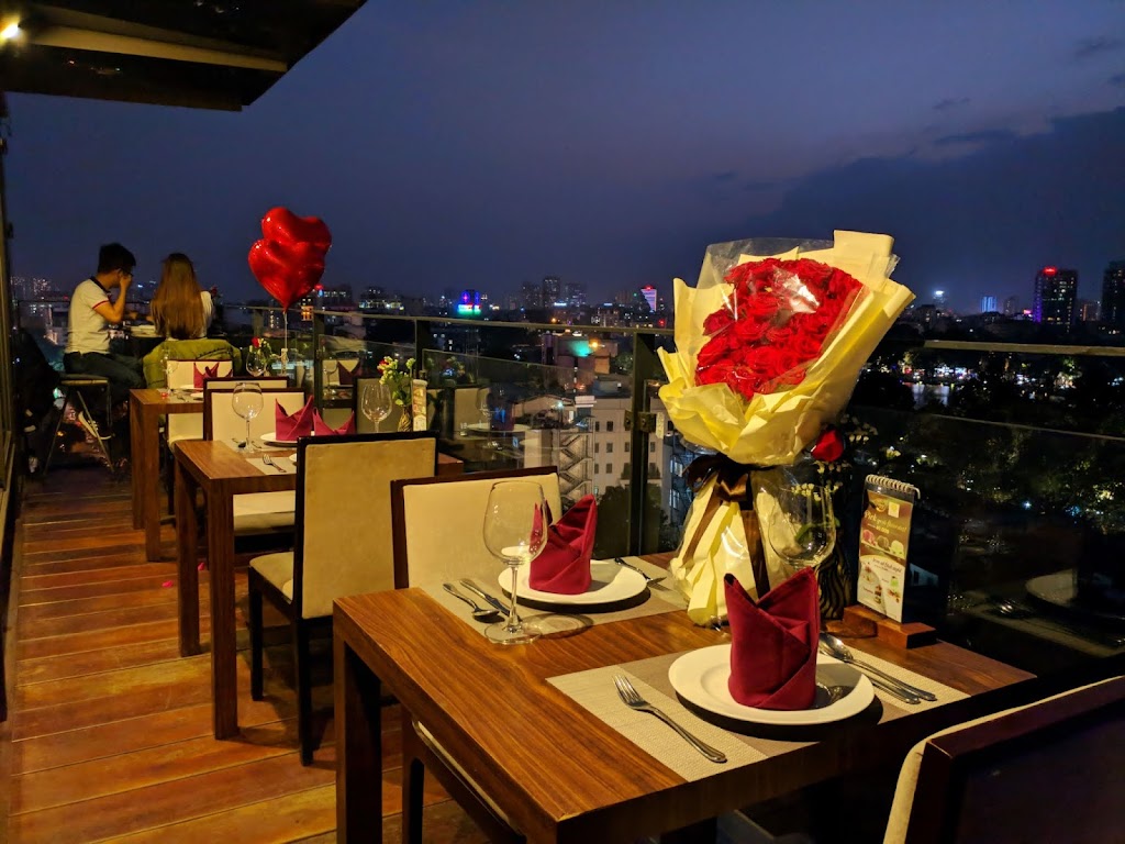 Nhà Hàng Rooftop Hà Nội