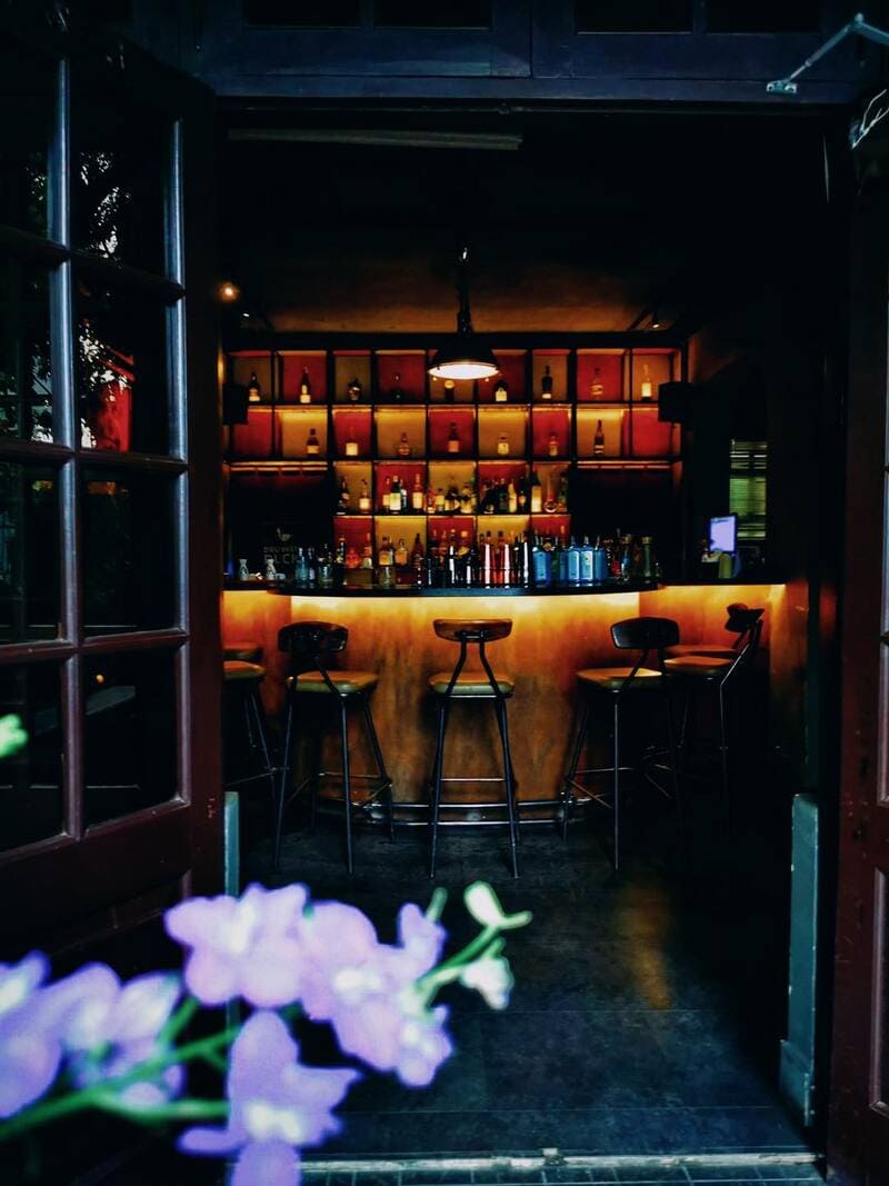 bar hồ tây