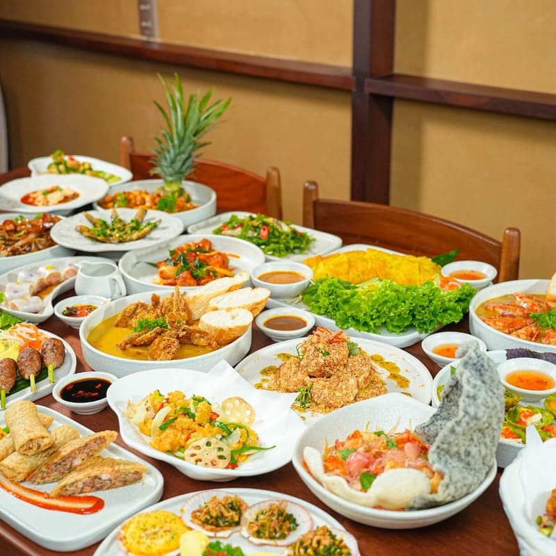 Mì Quảng gần sân bay Đà Nẵng