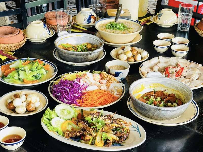 cơm niêu hội an