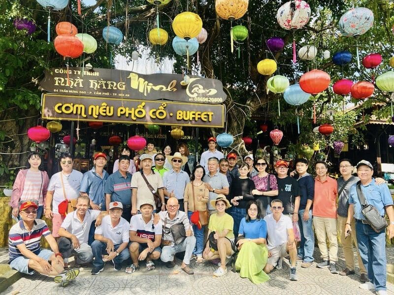 Com Niêu Phố Hội