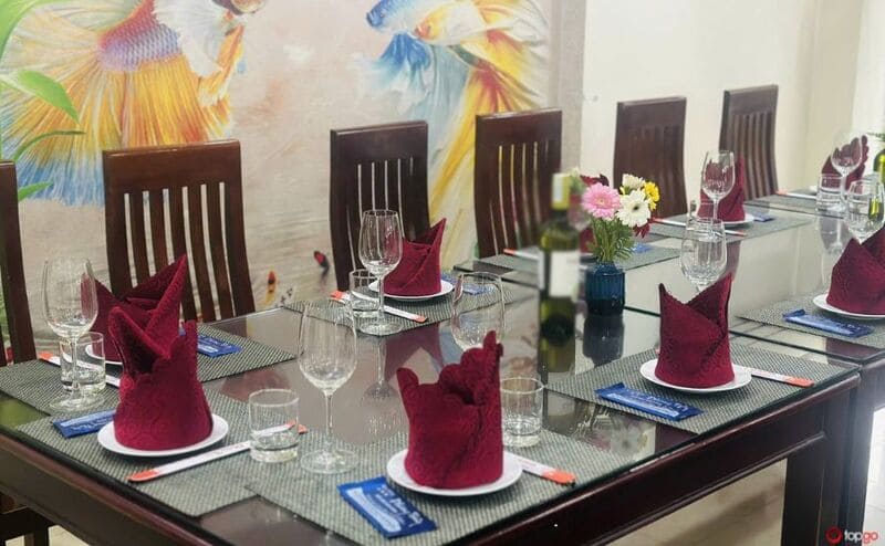 nhà hàng hải sản địa phương phương thuý