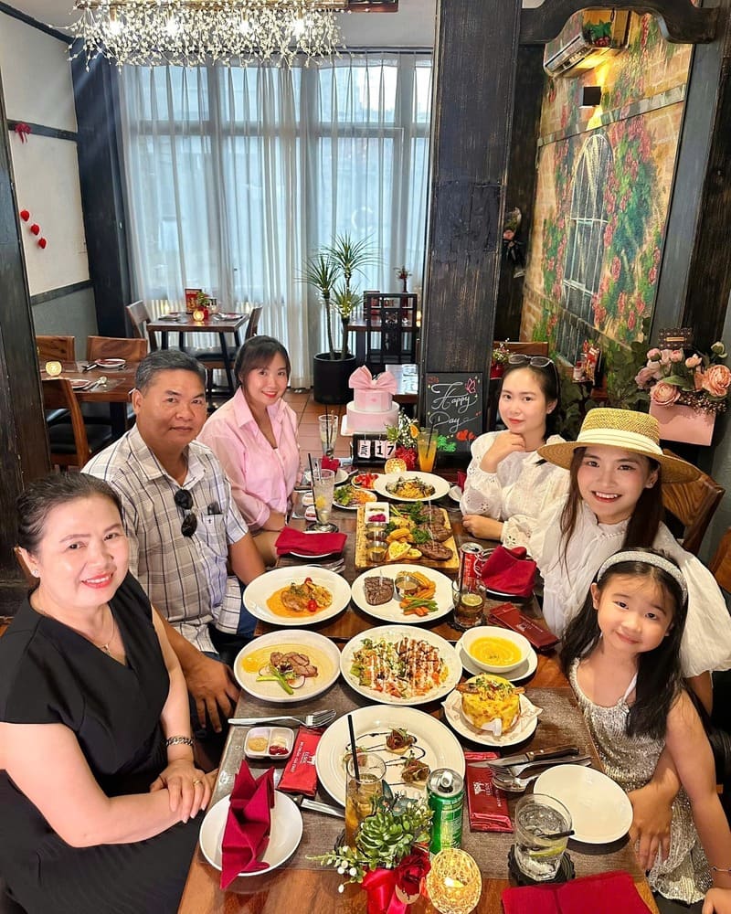 nhà hàng món tây giá rẻ tphcm