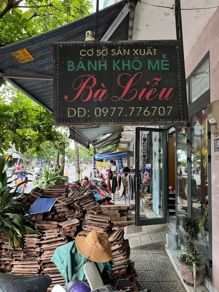 cửa hàng đặc sản Đà Nẵng làm quà